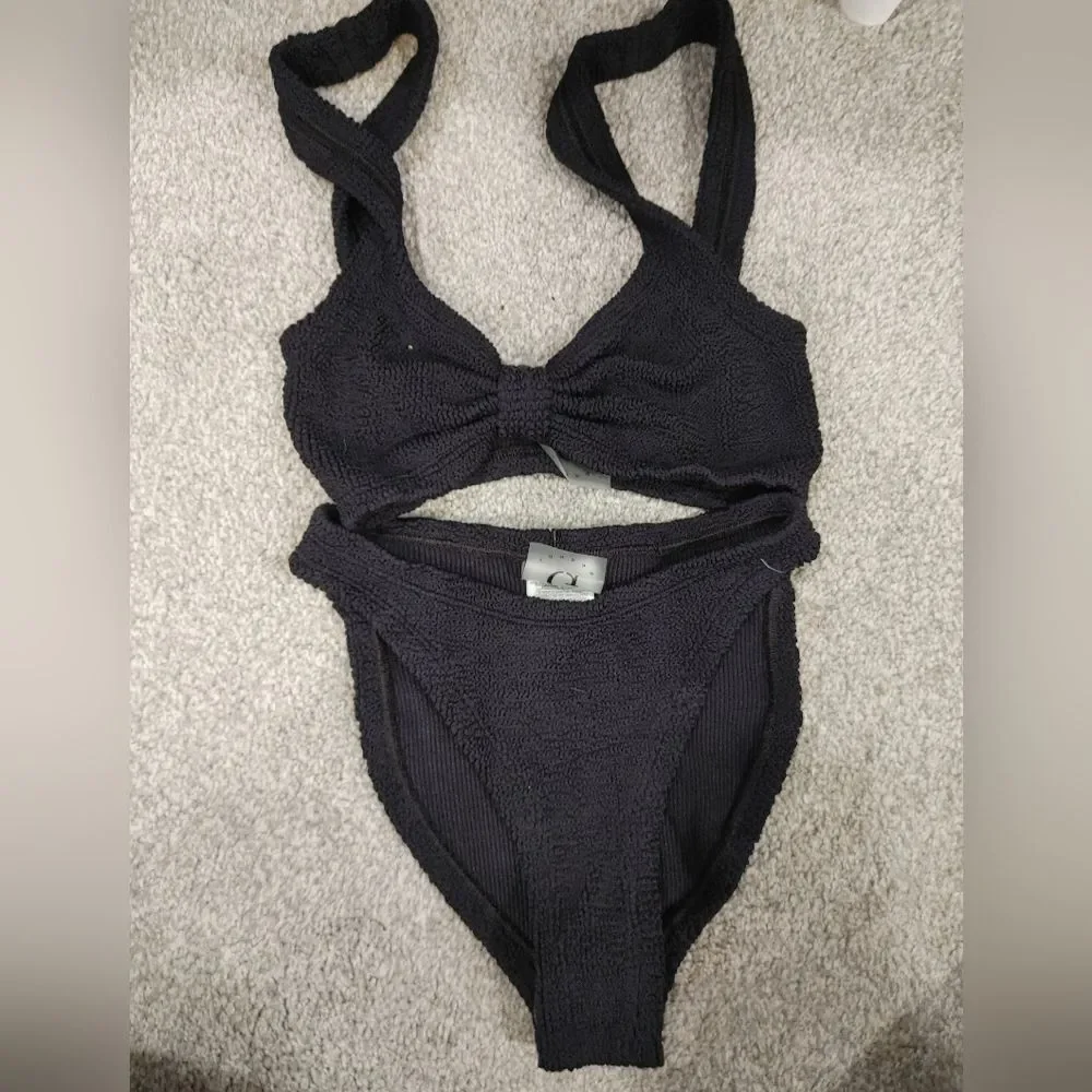 HUNZA G Bonnie Metallic Seersucker Bikini Black Textured Swimwear One-Size